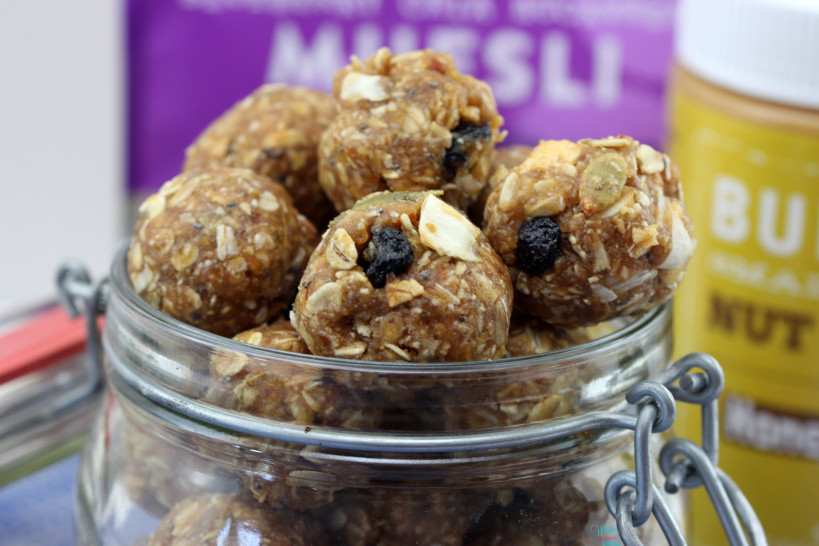 Peanut Butter Muesli Snack Bites