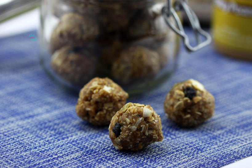 Peanut Butter Muesli Snack Bites