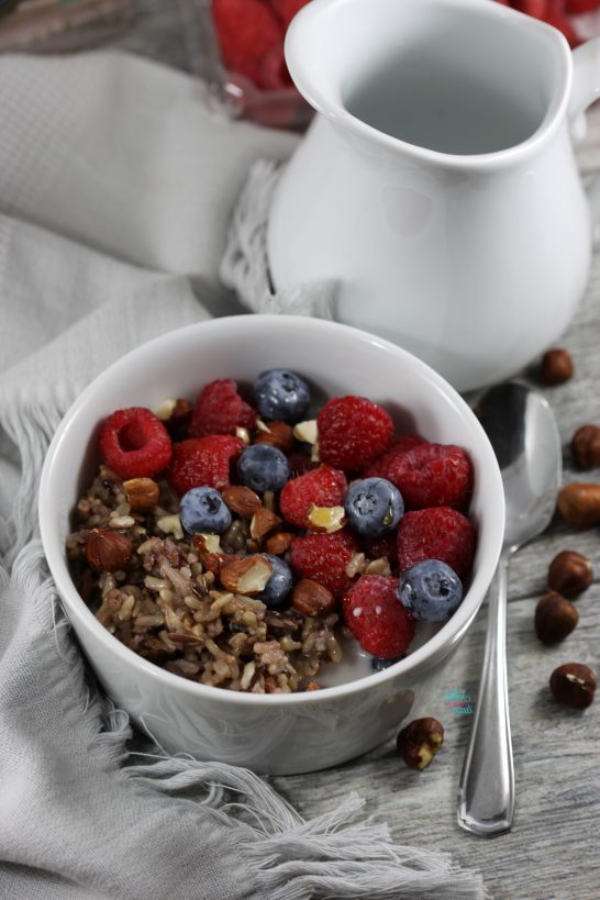 Berry Wild Rice Porridge on the go (vegan and gluten free)