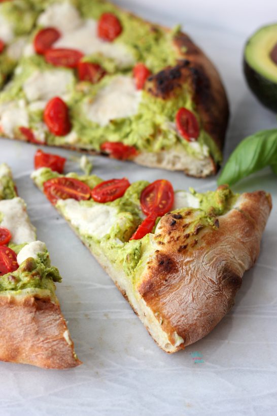 Avocado Pesto Pizza (vegan)