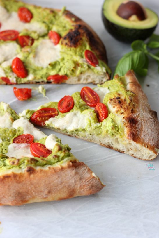 Avocado Pesto Pizza (vegan)