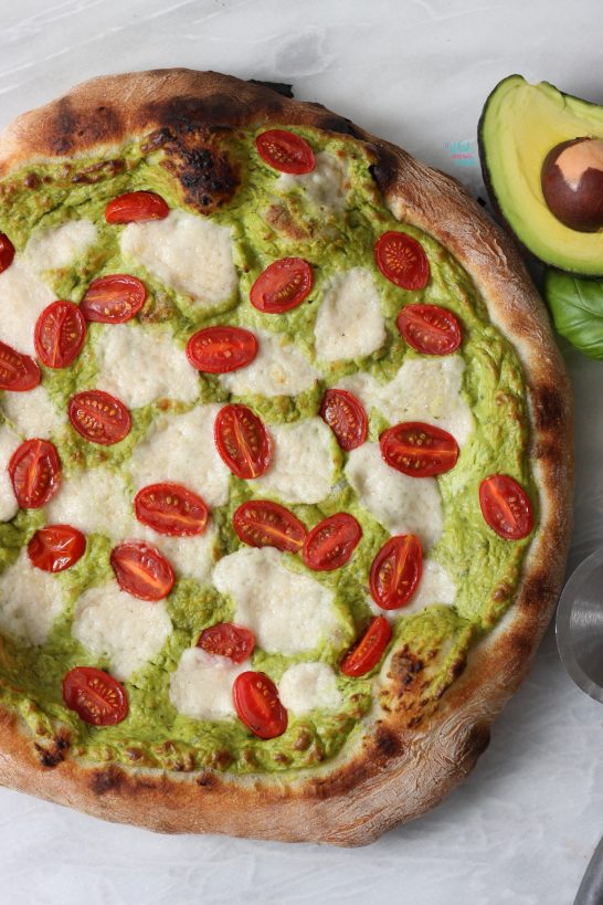 Avocado Pesto Pizza (vegan)