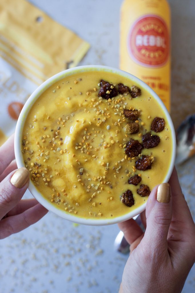 24K Magic Smoothie Bowl, A Whisk and Two Wands