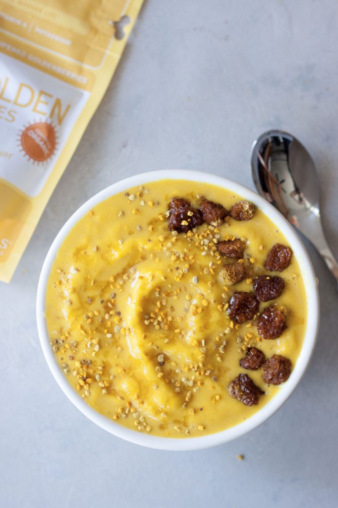 24K Magic Smoothie Bowl, A Whisk and Two Wands