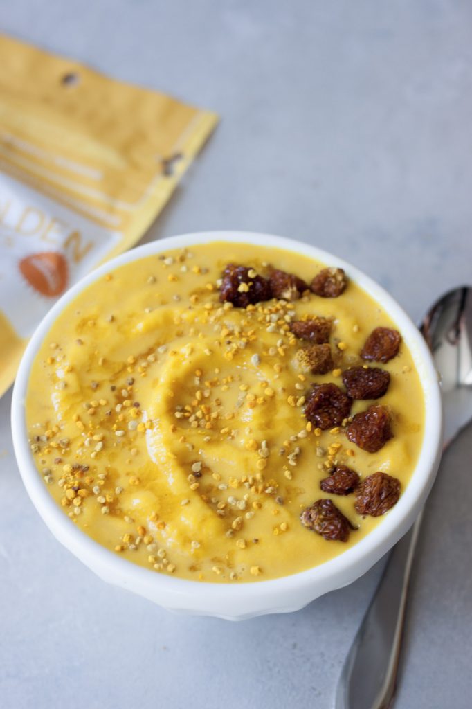 24K Magic Smoothie Bowl, A Whisk and Two Wands