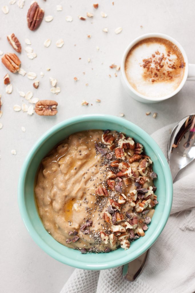 Pumpkin Pie Overnight Oats Smoothie Bowl