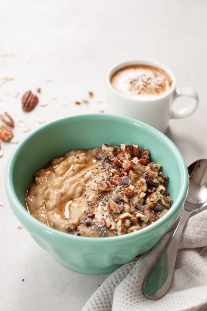 Pumpkin Pie Overnight Oats Smoothie Bowl