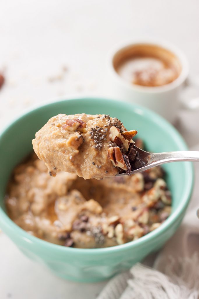 Pumpkin Pie Overnight Oats Smoothie Bowl