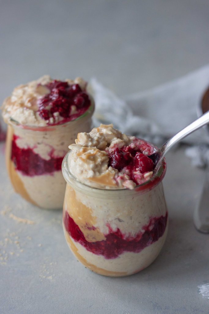 Peanut Butter Raspberry Overnight Oatmeal