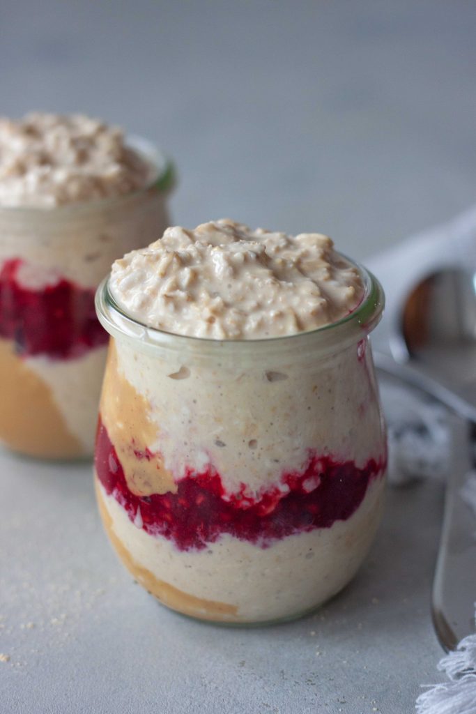 Peanut Butter Raspberry Overnight Oatmeal