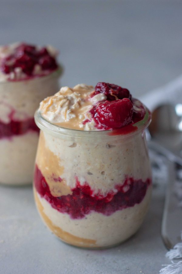 Peanut Butter Raspberry Overnight Oatmeal