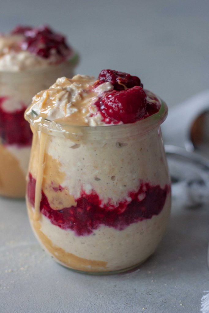 Peanut Butter Raspberry Overnight Oatmeal