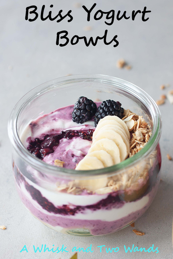 Yogurt bowl, blackberries, bananas, granola