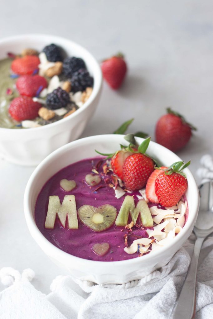 Supermom (with pink power) Superfood Smoothie Bowl