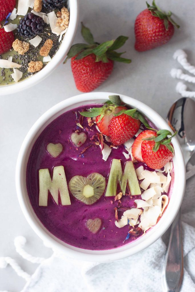 Supermom (with pink power) Superfood Smoothie Bowl