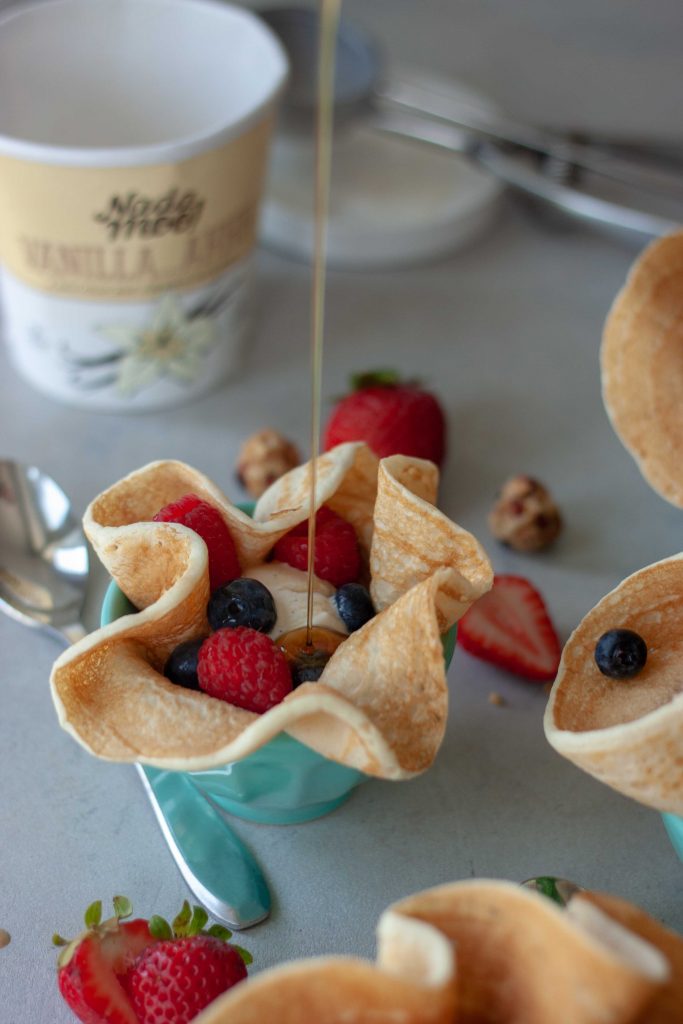 Berry OddParents Pancake Sundae Bowls with pure maple syrup and berries