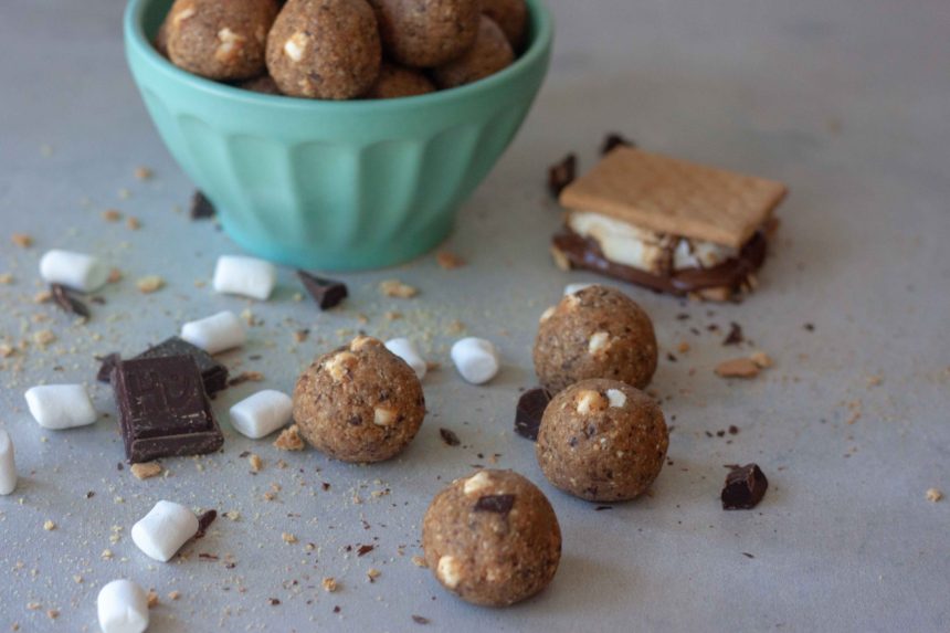 Gimme S'more Milk Bites marshmallows, chocolate, graham crackers