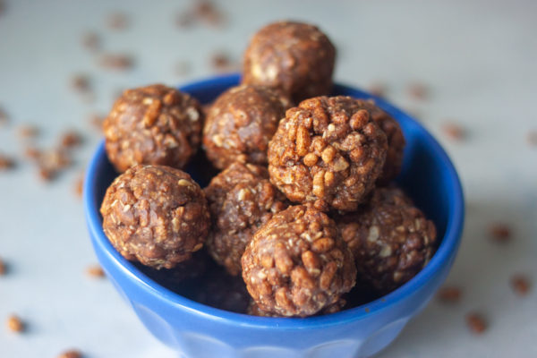 Delicious bite sized snacks that are packed with simple ingredients and curb hunger and satisfy your sweet tooth. Little hands love them too! Vegan and gluten free friendly.