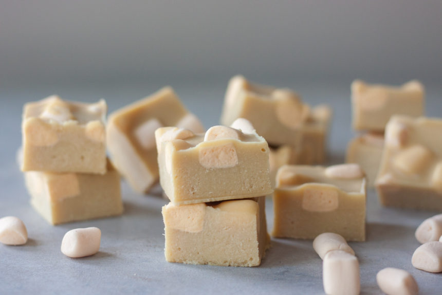 Vegan White Chocolate Pumpkin Marshmallow Fudge