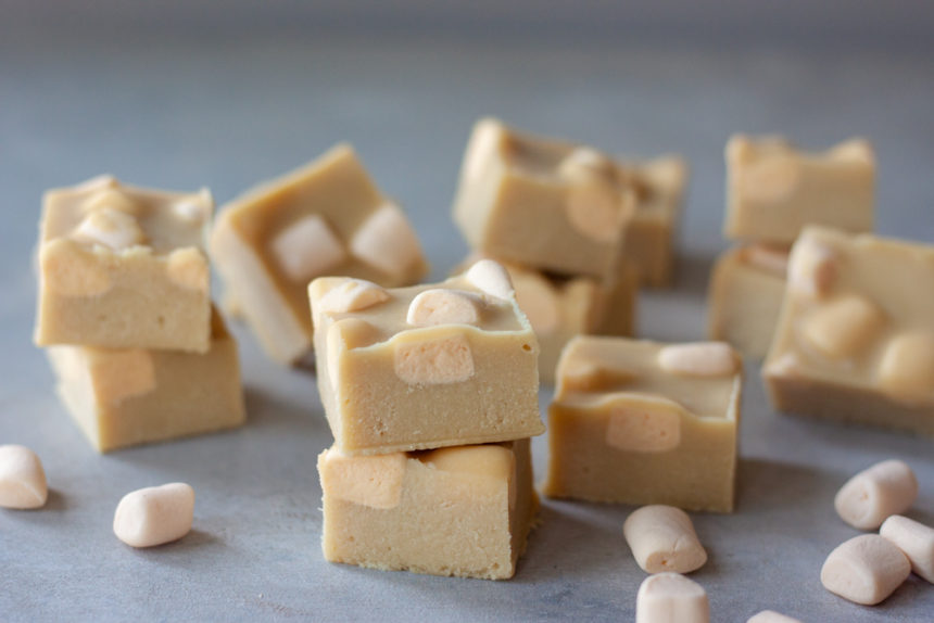 Vegan White Chocolate Pumpkin Marshmallow Fudge